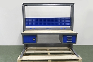 Фото металлического стола для проведения промышленных работ
